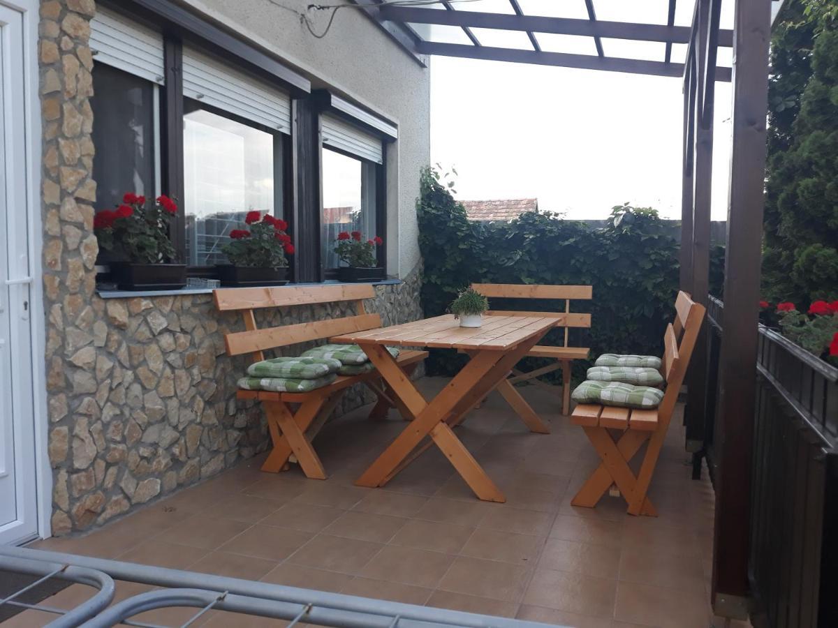 Nati Es Bea Vendeghaz Διαμέρισμα Hajdúszoboszló Εξωτερικό φωτογραφία